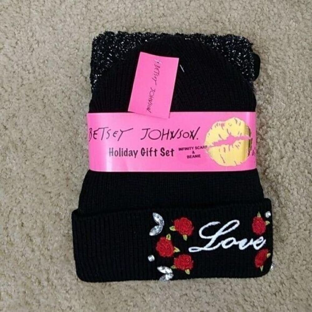Betsey Johnson Love black beanie & scarf set